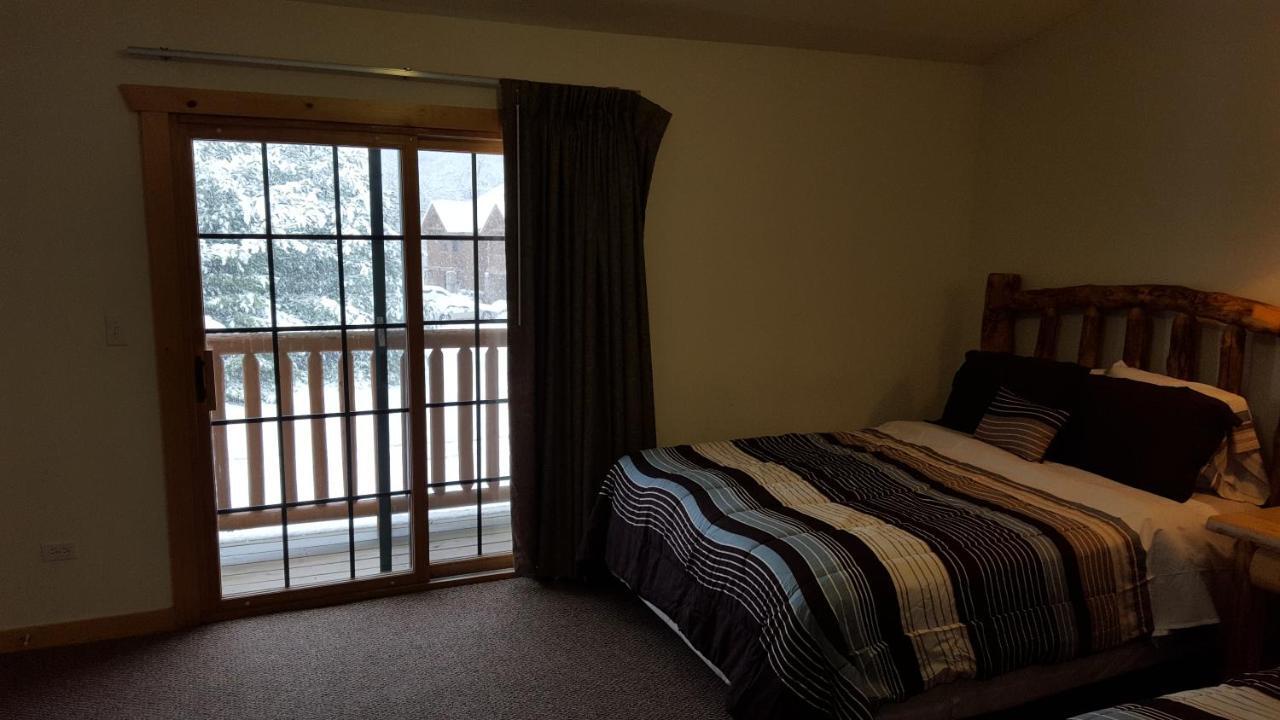 2Br Rustic Villa Utica エクステリア 写真