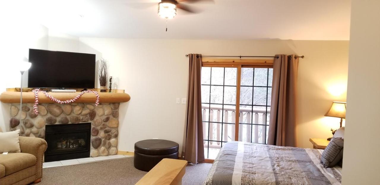 2Br Rustic Villa Utica エクステリア 写真