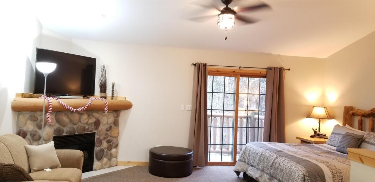 2Br Rustic Villa Utica エクステリア 写真